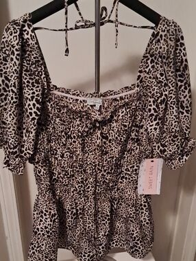 Sweet Rain Beige and Black Leopard Print Puff Sleeve Top